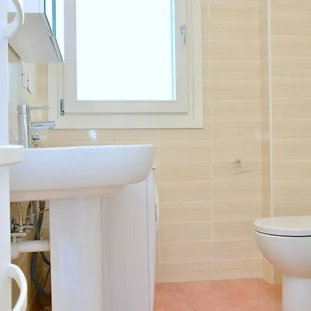 Three Bedroom Close To The Sea Apartment Bibione