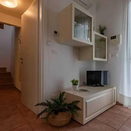 Three Bedroom Close To The Sea Apartament
