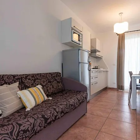 Apartament Three Bedroom Close To The Sea *