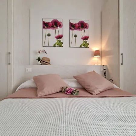 Three Bedroom Close To The Sea *